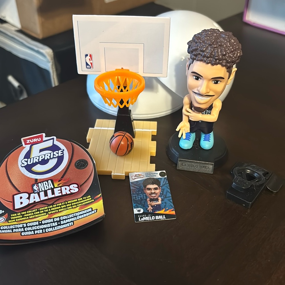 RARE Zuru NBA Ballers 5 Surprise LaMelo Ball, Charlotte Hornets
